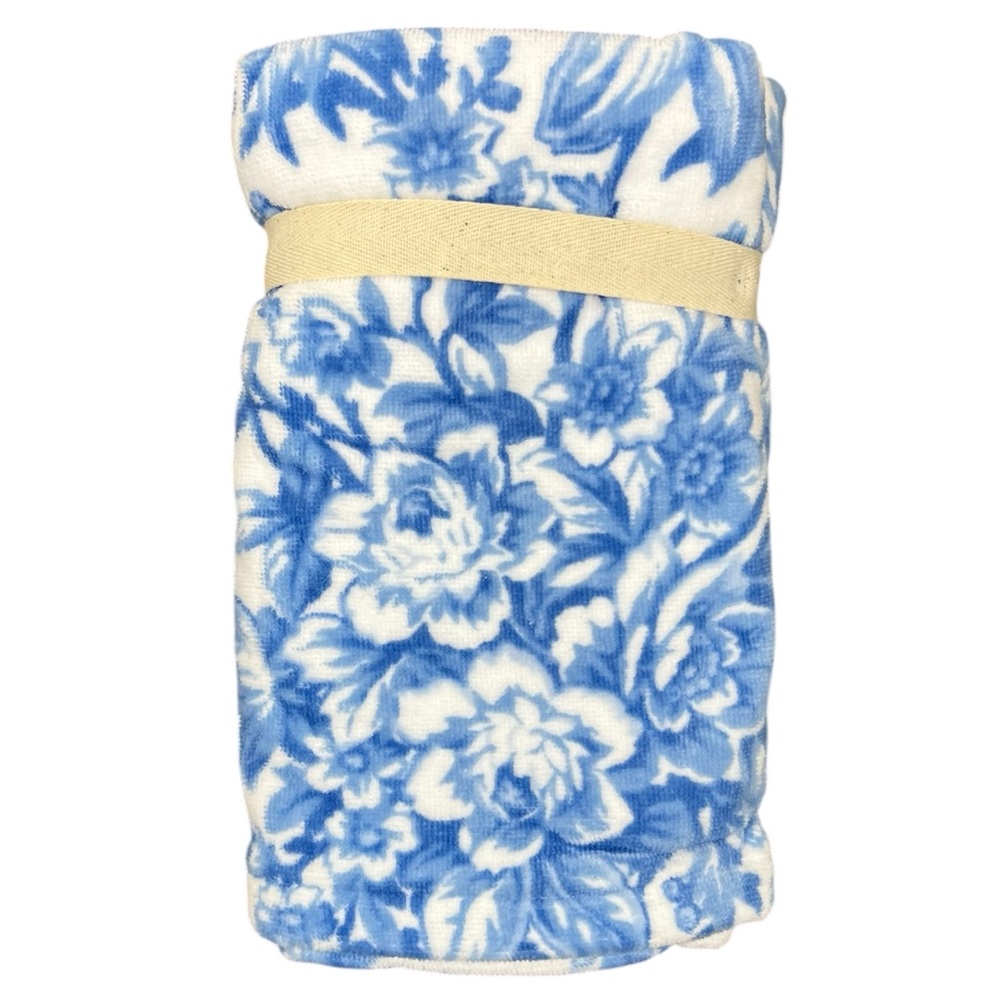Laura Ashley - ‘Blue Floral’ Hand Towels (2). NWT - Picture 2 of 2